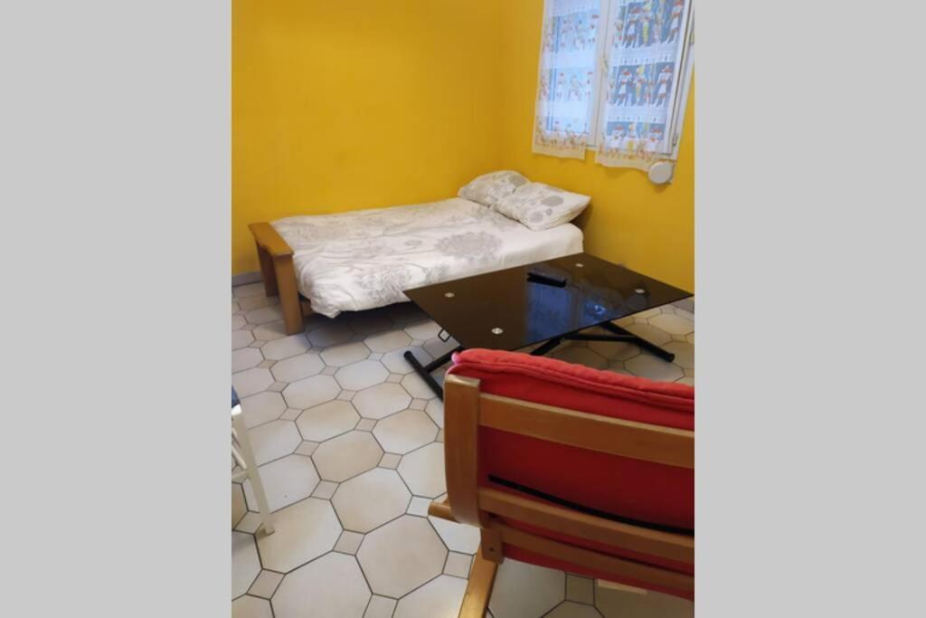 Chez Fabienne T3 Daire Le Breuil-sur-Couze Dış mekan fotoğraf