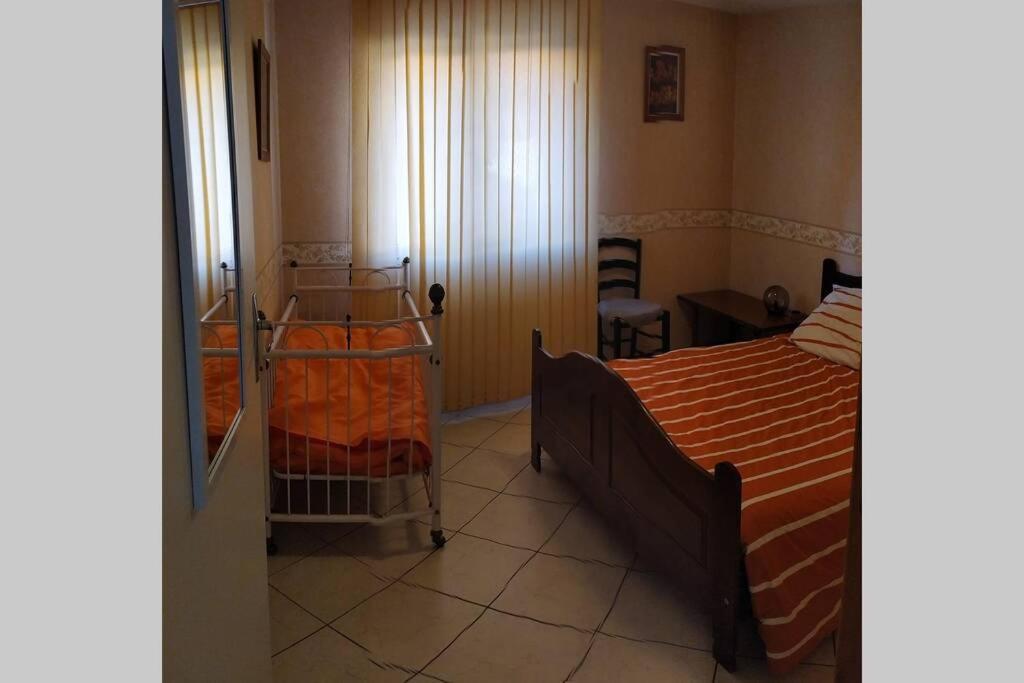 Chez Fabienne T3 Daire Le Breuil-sur-Couze Dış mekan fotoğraf
