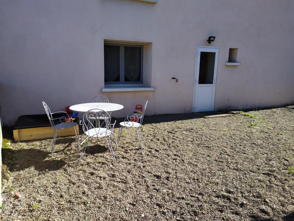 Chez Fabienne T3 Daire Le Breuil-sur-Couze Dış mekan fotoğraf