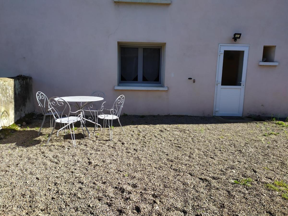 Chez Fabienne T3 Daire Le Breuil-sur-Couze Dış mekan fotoğraf